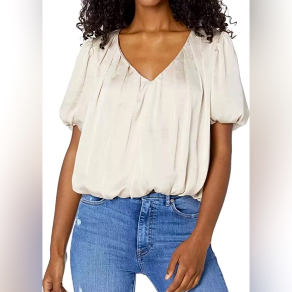 Astr Cream Puff Sleeve Crop Top - Picture 5 of 5